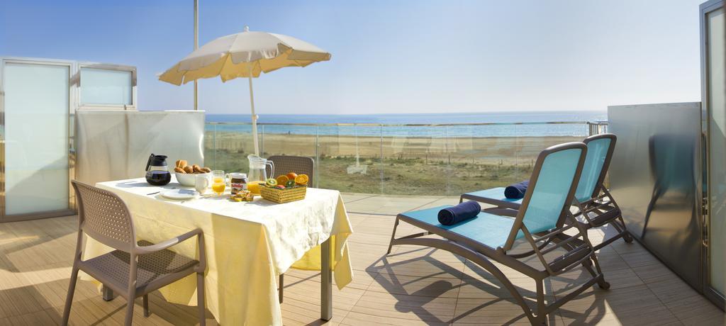 Apartamentos Voramar Castelldefels Luaran gambar