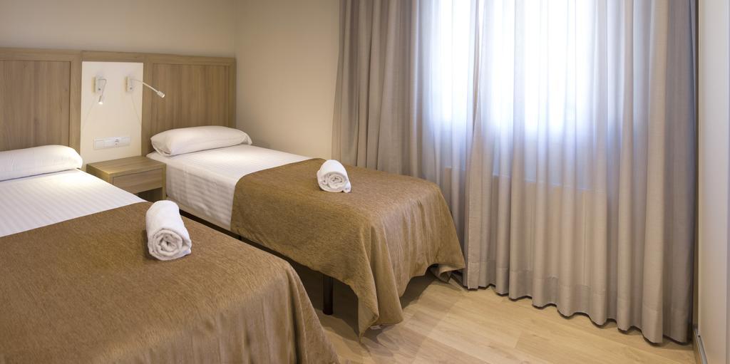 Apartamentos Voramar Castelldefels Luaran gambar