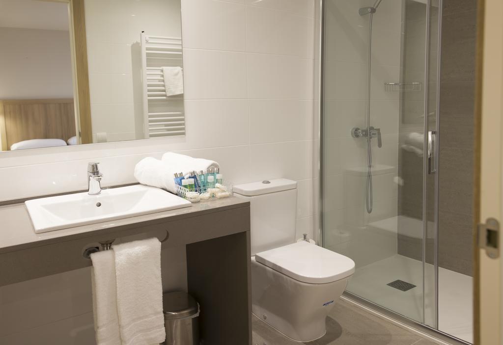 Apartamentos Voramar Castelldefels Luaran gambar