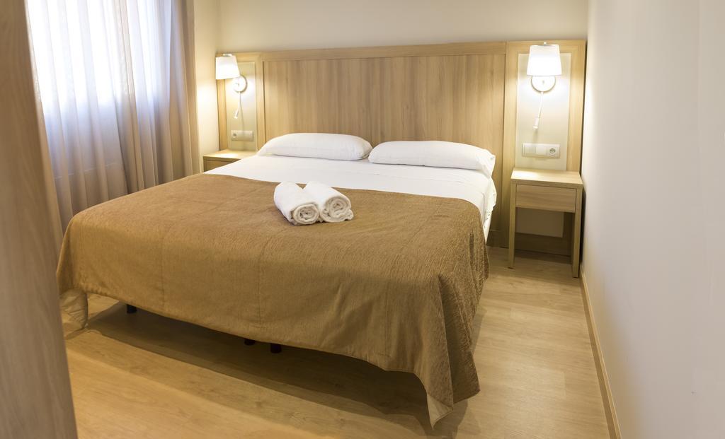 Apartamentos Voramar Castelldefels Luaran gambar