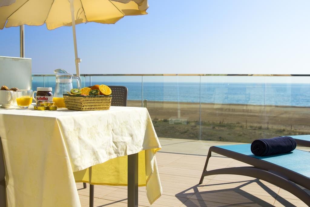 Apartamentos Voramar Castelldefels Luaran gambar