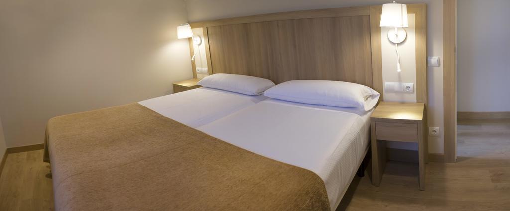 Apartamentos Voramar Castelldefels Luaran gambar